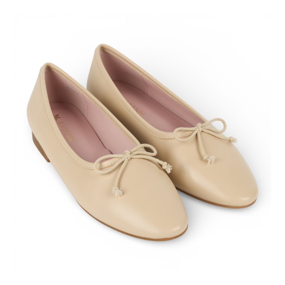 Roma Pearl Leather Elegant Flat shoes with bow details on a white background
