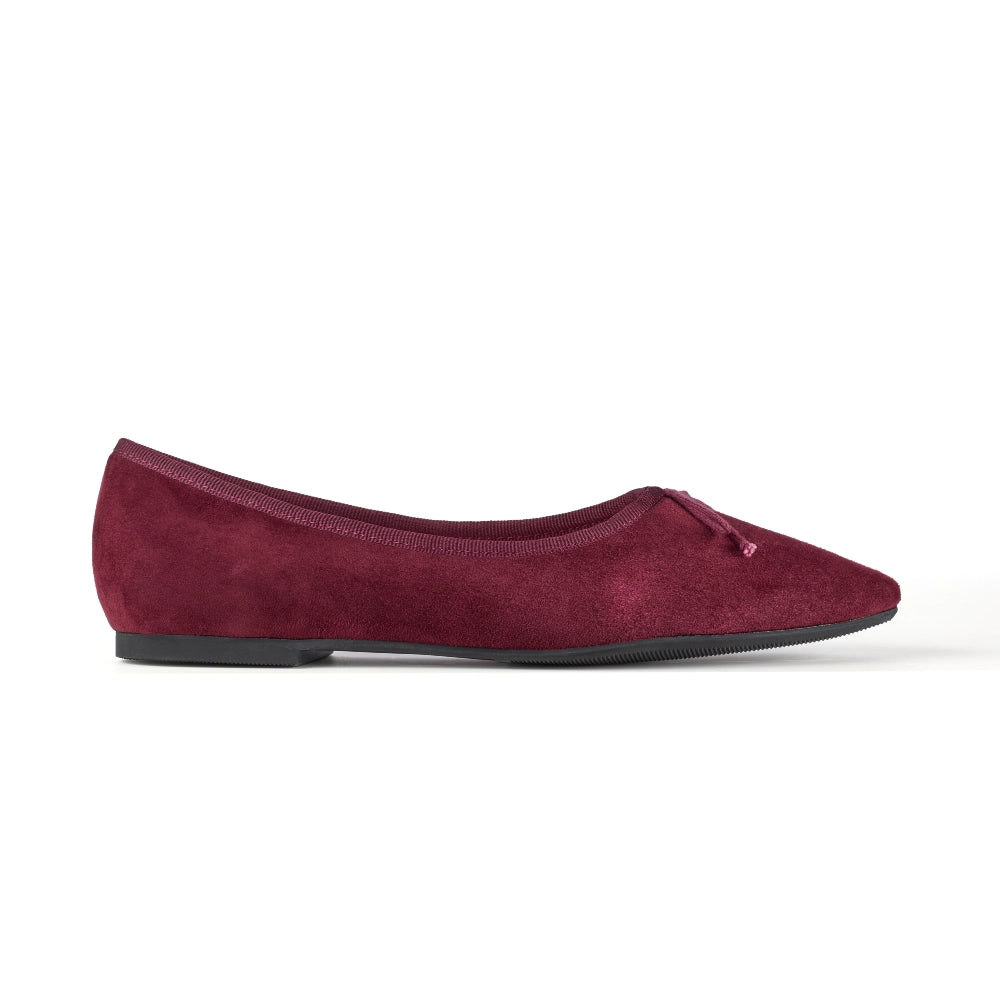 Side view of Venice Flats Burgundy, showcasing the elegant silhouette and rich color, ideal for both office and evening wear.
